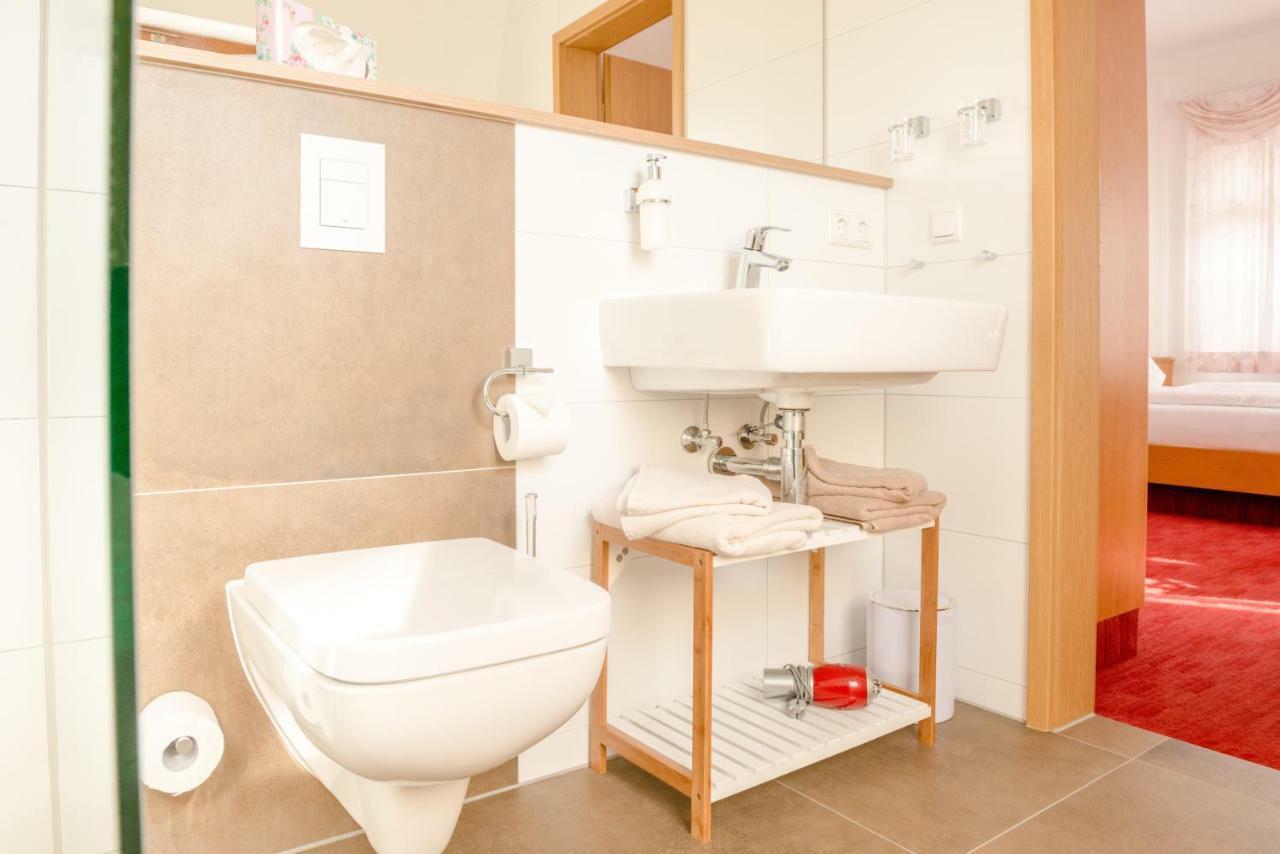 Hotel-Pension Heimburg Бад Елстер Екстериор снимка