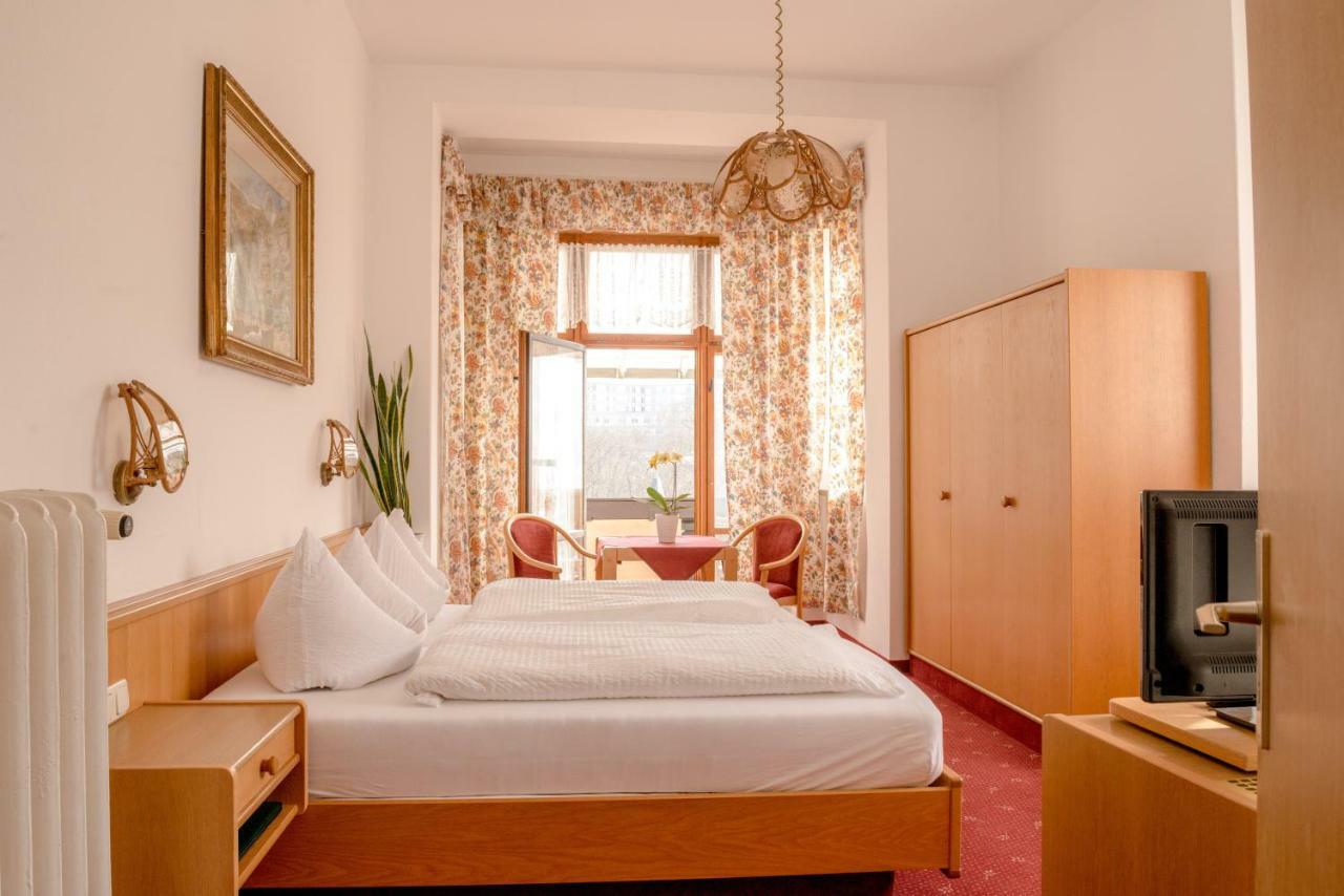 Hotel-Pension Heimburg Бад Елстер Екстериор снимка