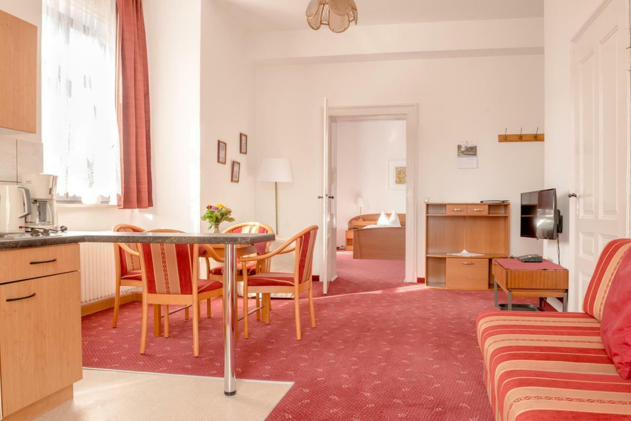 Hotel-Pension Heimburg Бад Елстер Екстериор снимка